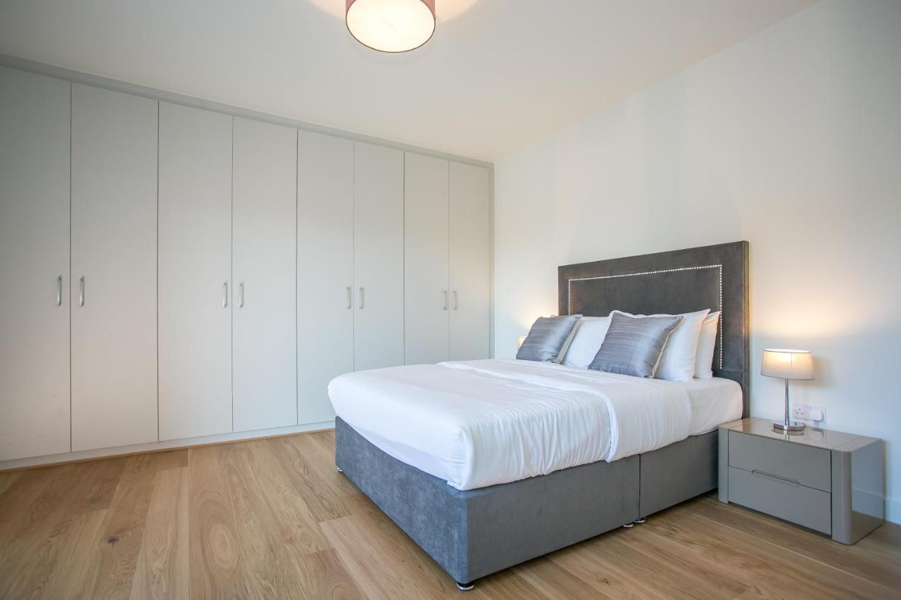 Grand Canal Square Apartments Dublin Bagian luar foto