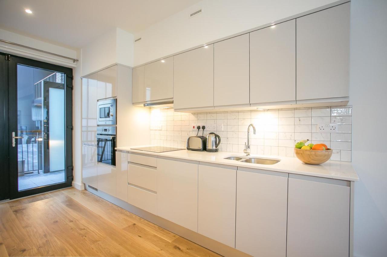 Grand Canal Square Apartments Dublin Bagian luar foto
