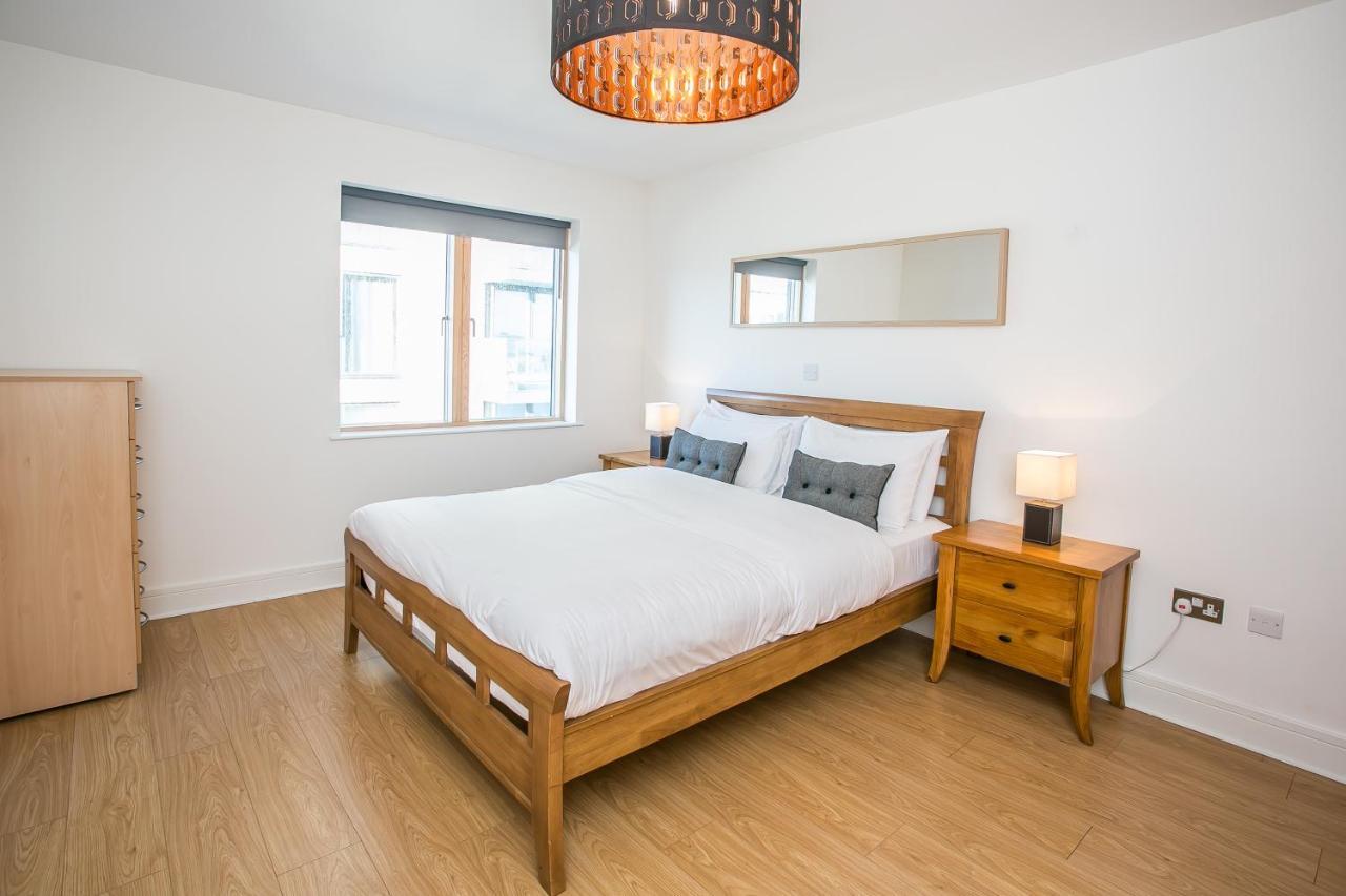 Grand Canal Square Apartments Dublin Bagian luar foto