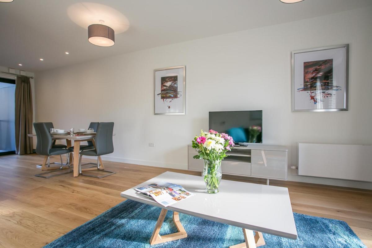 Grand Canal Square Apartments Dublin Bagian luar foto