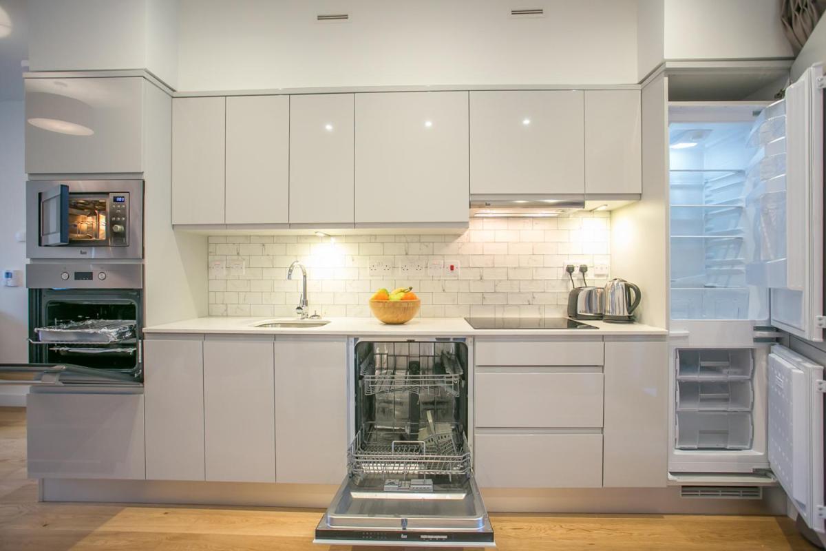 Grand Canal Square Apartments Dublin Bagian luar foto