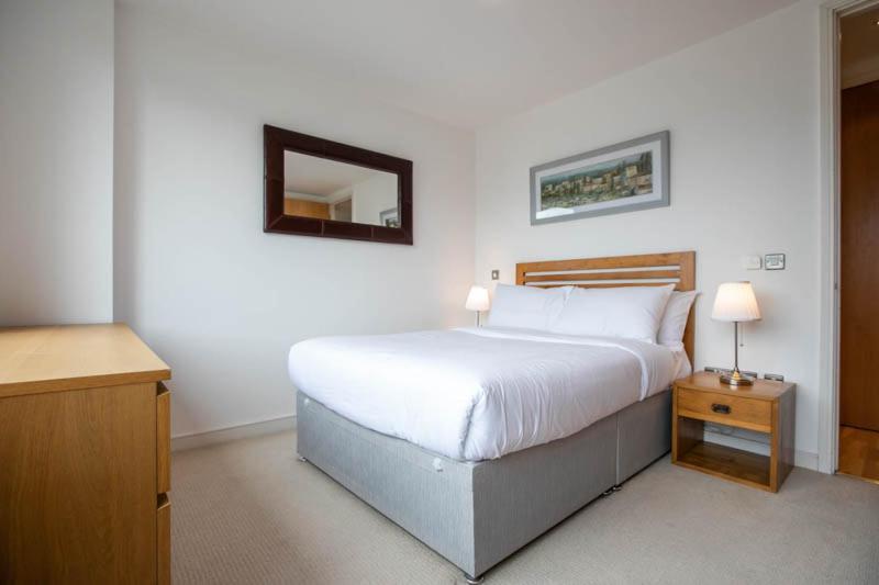 Grand Canal Square Apartments Dublin Bagian luar foto