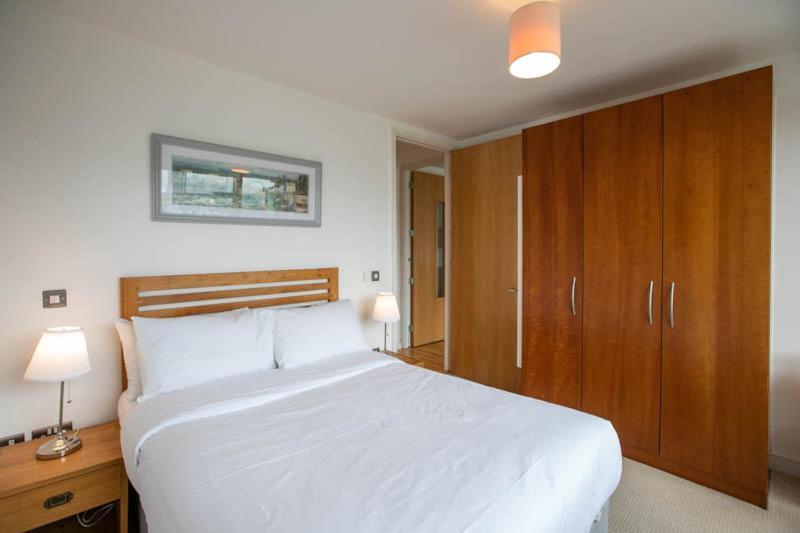 Grand Canal Square Apartments Dublin Bagian luar foto