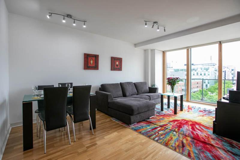 Grand Canal Square Apartments Dublin Bagian luar foto