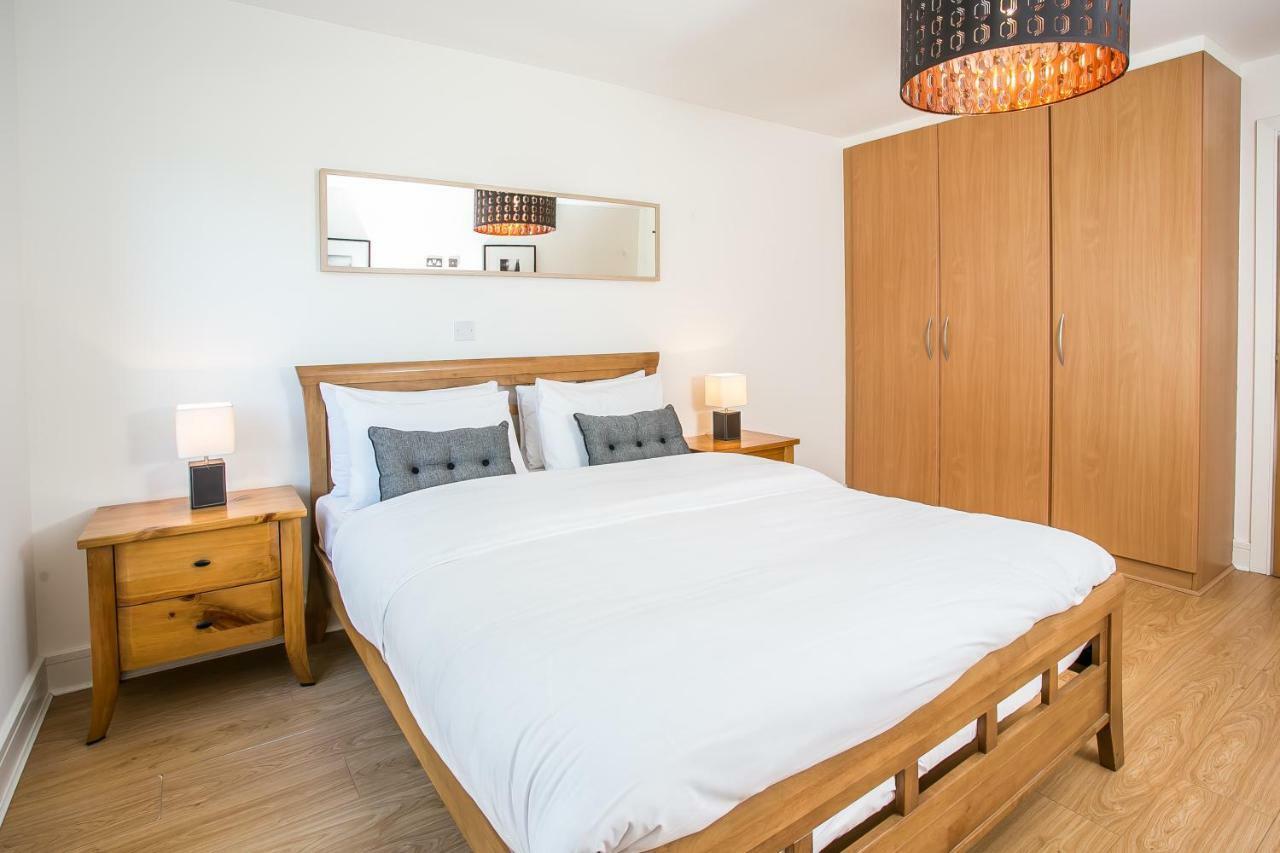 Grand Canal Square Apartments Dublin Bagian luar foto