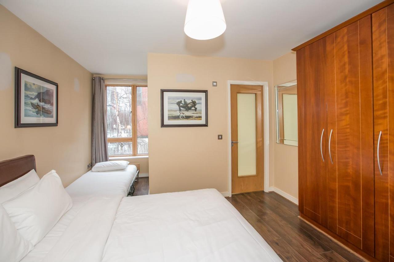 Grand Canal Square Apartments Dublin Bagian luar foto