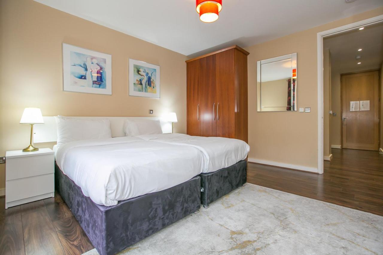 Grand Canal Square Apartments Dublin Bagian luar foto