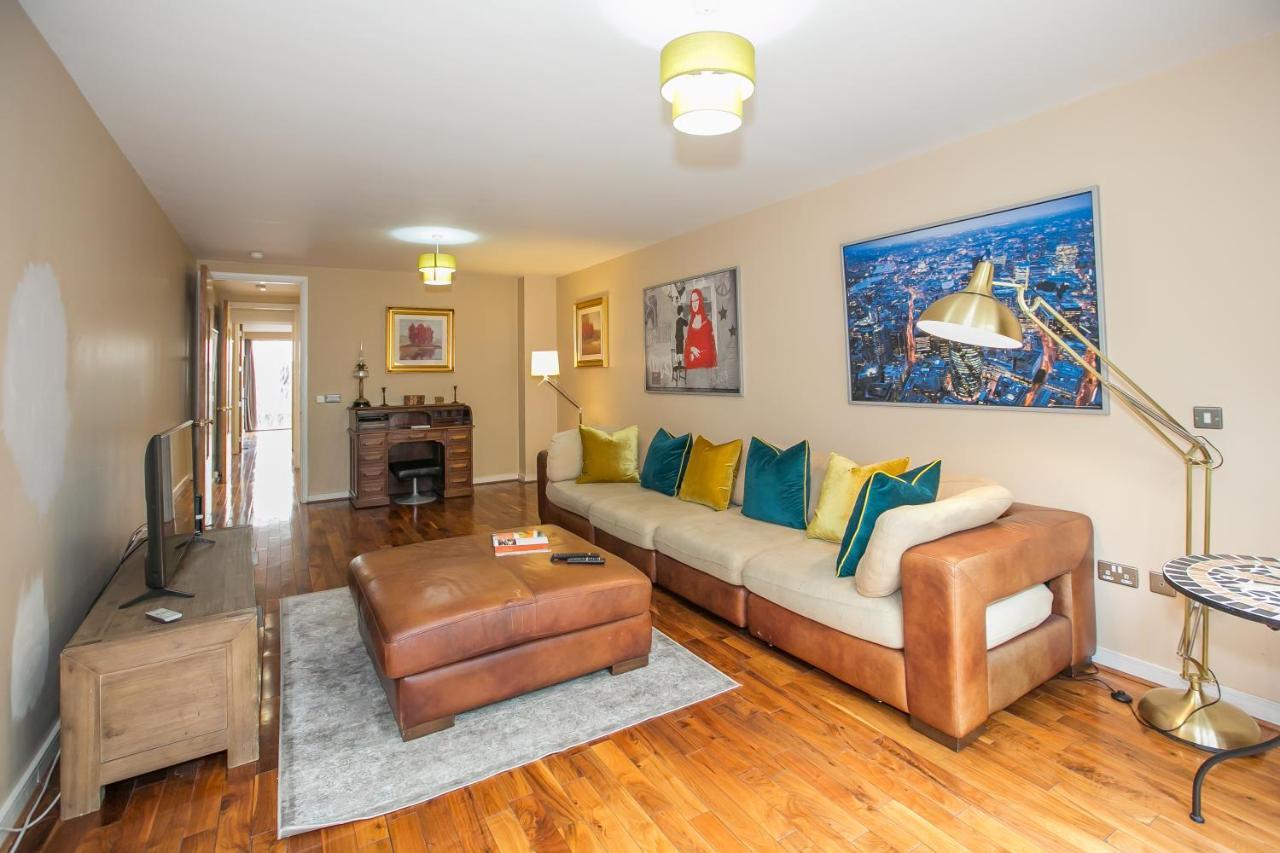 Grand Canal Square Apartments Dublin Bagian luar foto