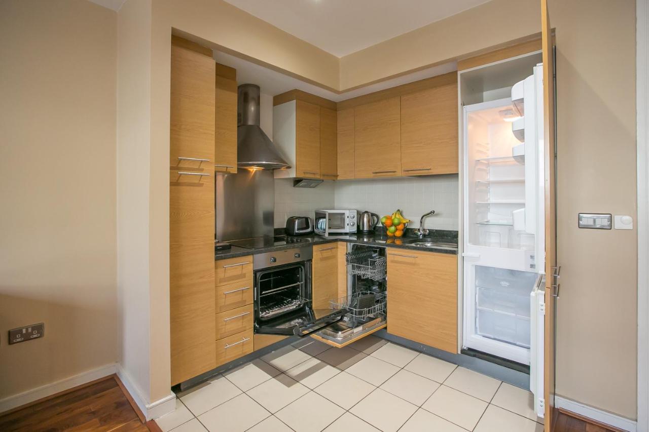Grand Canal Square Apartments Dublin Bagian luar foto