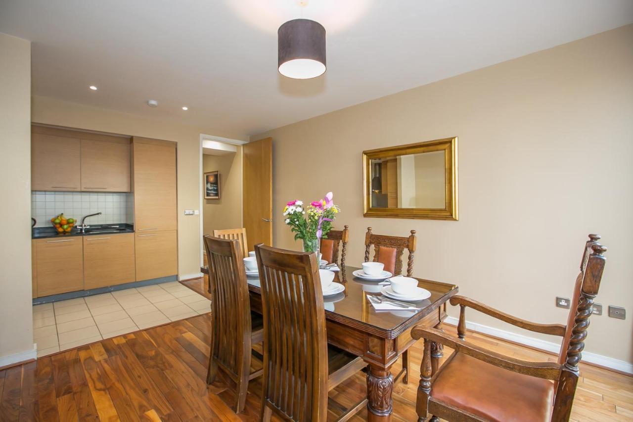 Grand Canal Square Apartments Dublin Bagian luar foto