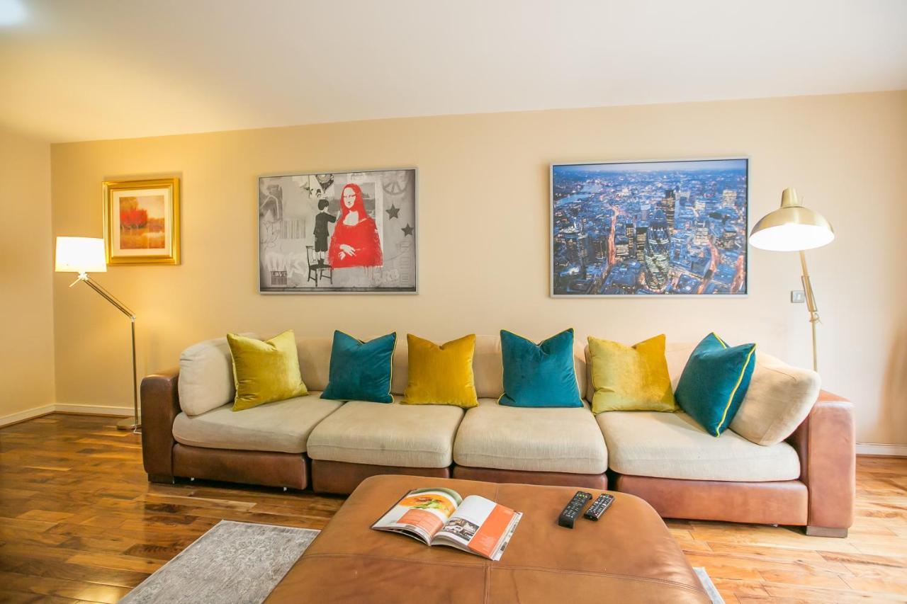 Grand Canal Square Apartments Dublin Bagian luar foto
